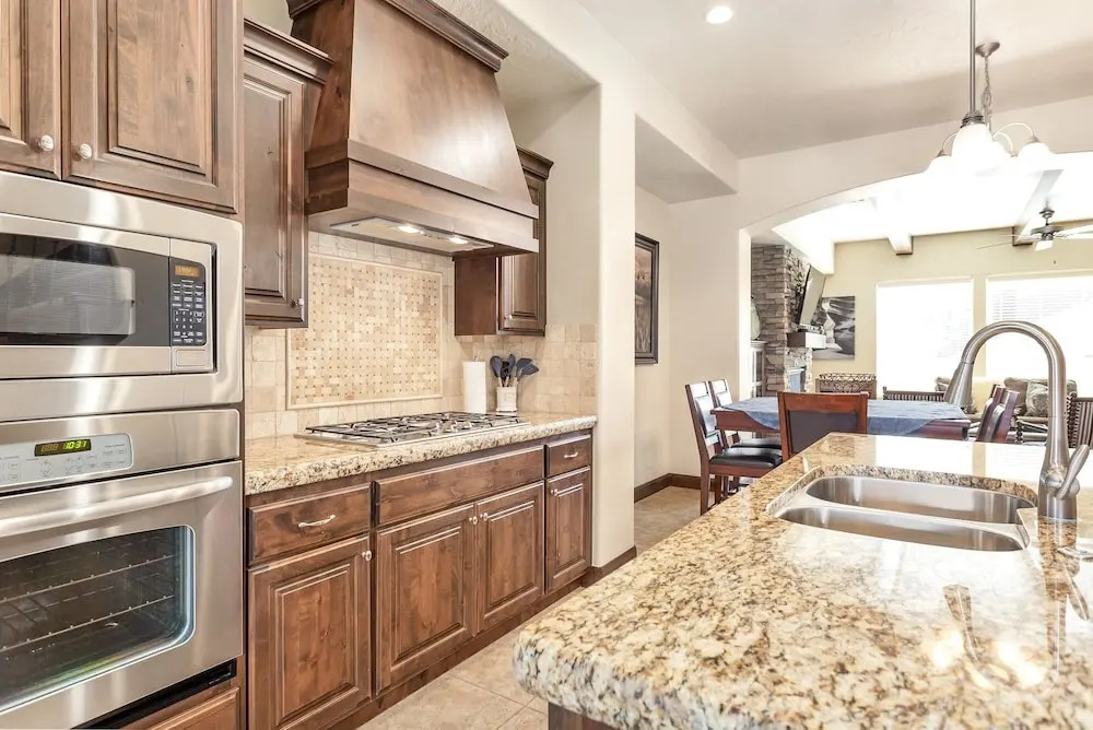 Lost Springs @ Coral Ridge Resort 3 Bedroom Townhouse by RedAwning
