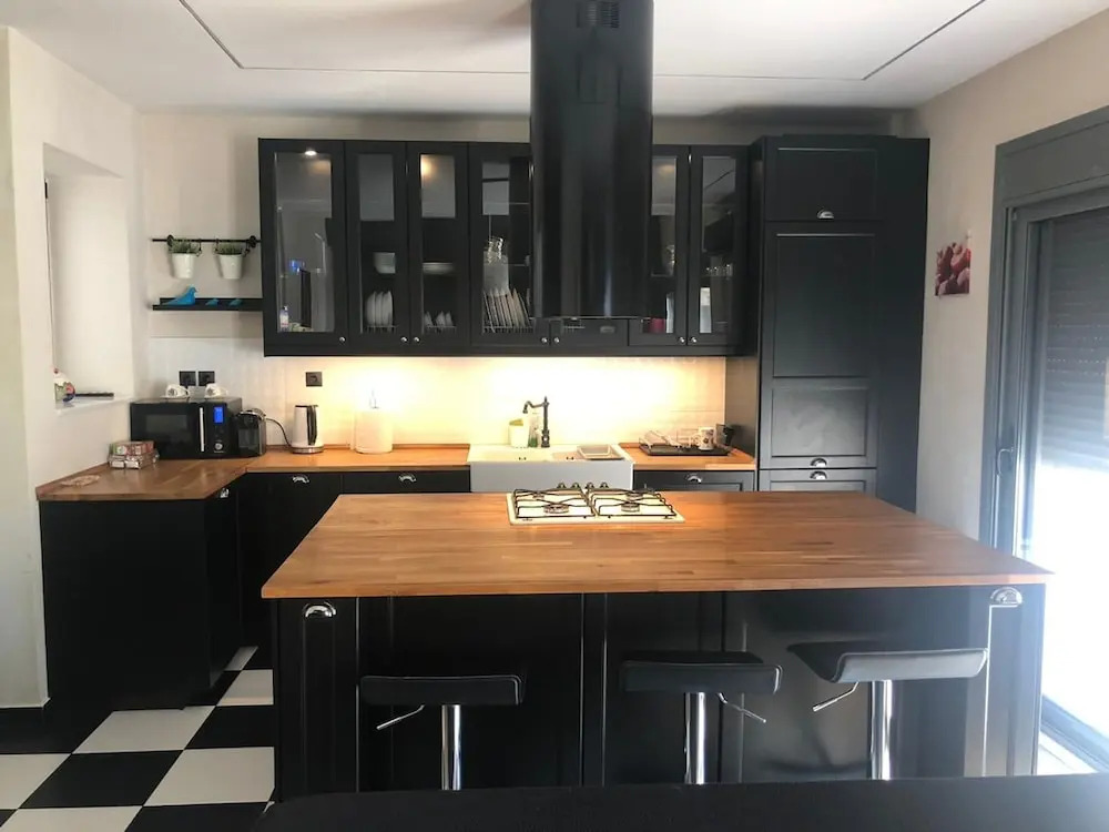 Luxurious Apartment With big Balcony Best Location