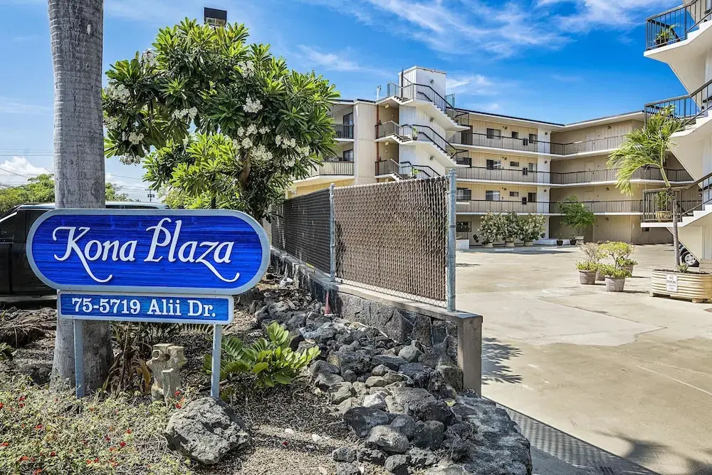 Kona Plaza 112 - 2 Br Condo