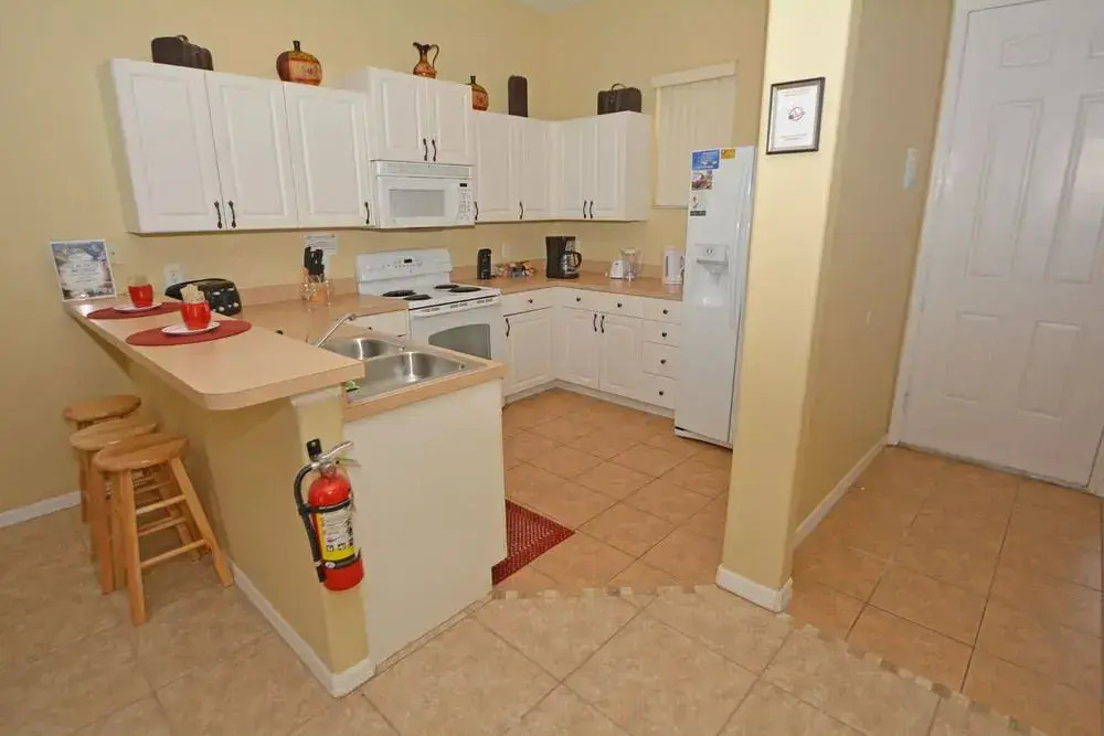 T149Bd Breezy Vista 4 Br Villa by RedAwning