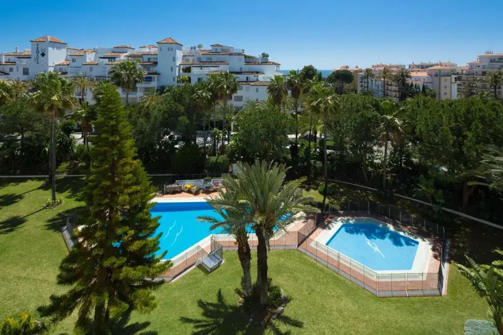 Luxury 5* 3 beds apartment in Playas del Duque, Puerto Banus Marbella
