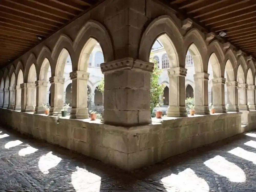 Albergue Monasterio de La Magdalena - Hostel