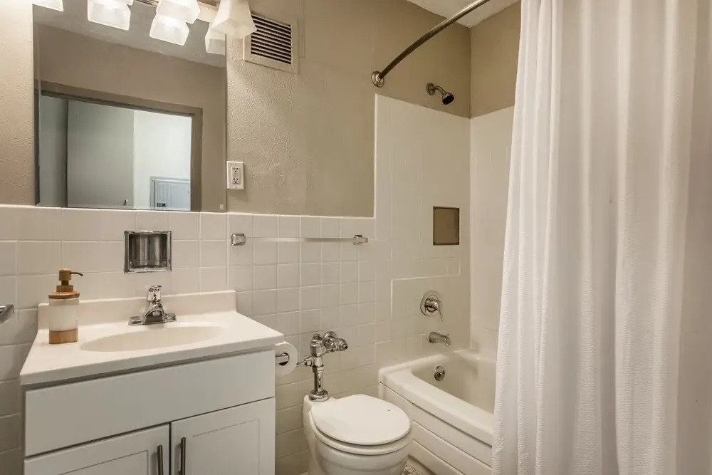 TWO Bold 1 BR CozySuites for your Louisville Getaway