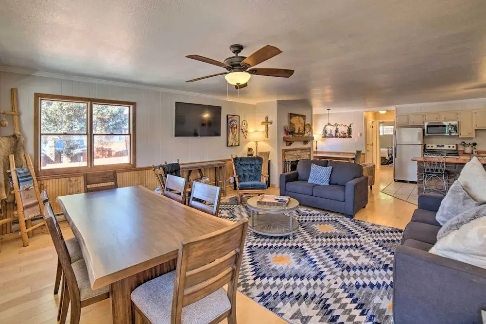 Walkable Location! Mtn-view Condo in Red River