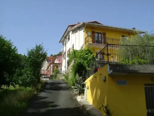 Pernedo Apartments
