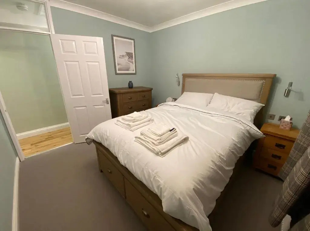 Spacious and bright 1 - bedroom rental unit