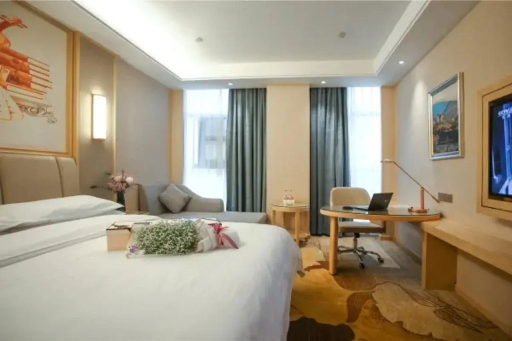Vienna International Hotel (Chongqing Nanping Pedestrian Street)