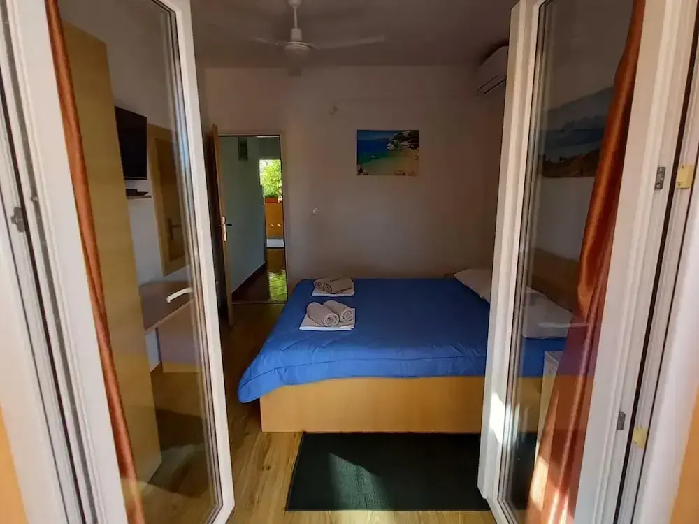 Apartments Vinko Mljet- One-bedroom Apartment With Terrace