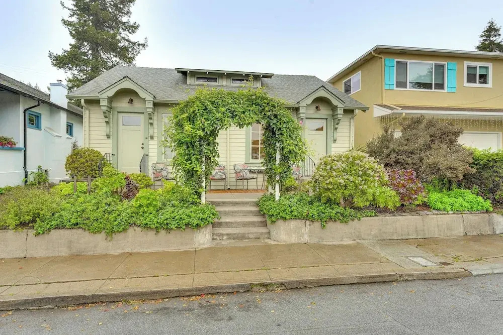 Inviting 1BR Patio Full Kitchen