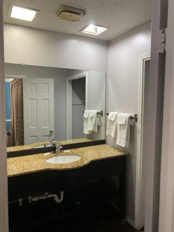 Colonial Manor Motel