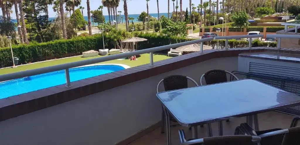 Apartamentos Danesp-Playa de les Amplaries Marina Dor- Frontales al Mar