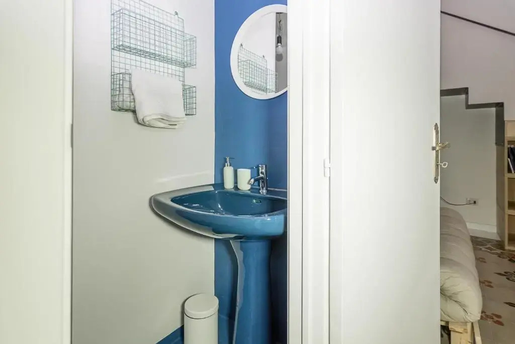 Boat Design Studio Apartment