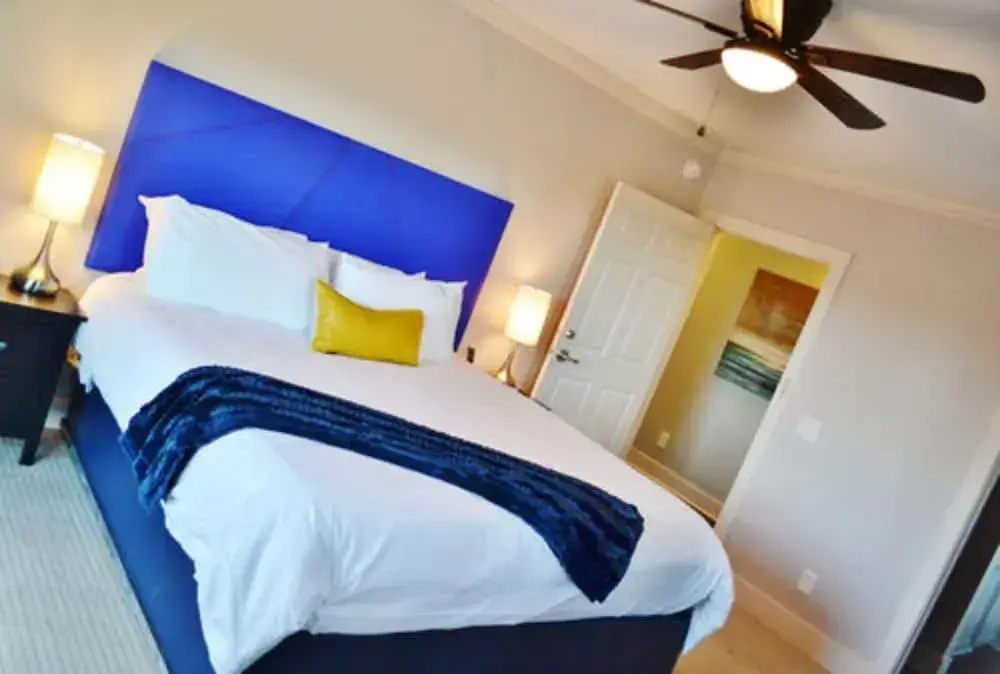 Regatta Inn