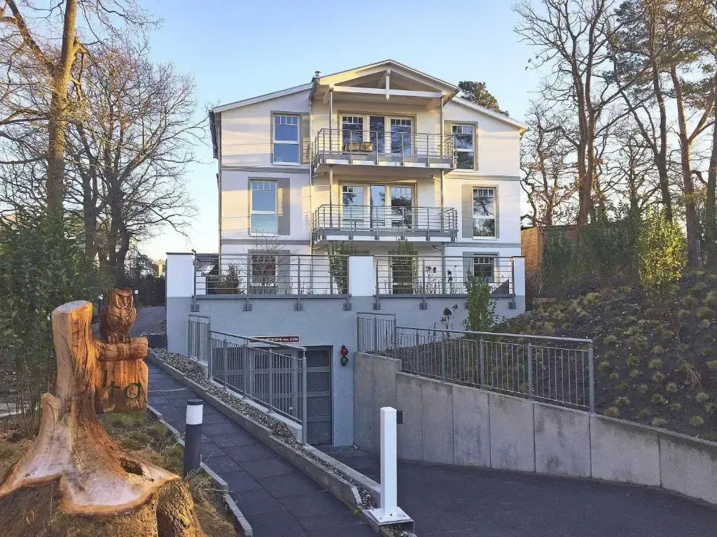 Villa "Düne 4" in Binz - WG7 "Strandmuschel" mit Balkon strandnah