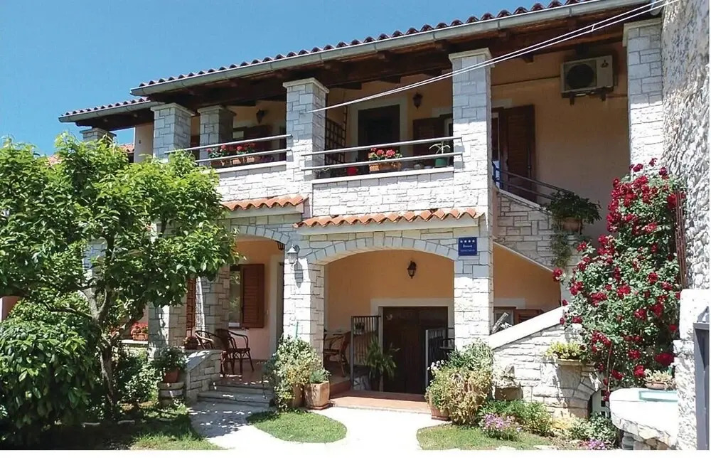Amazing Apartment in Vodnjan With 2 Bedrooms