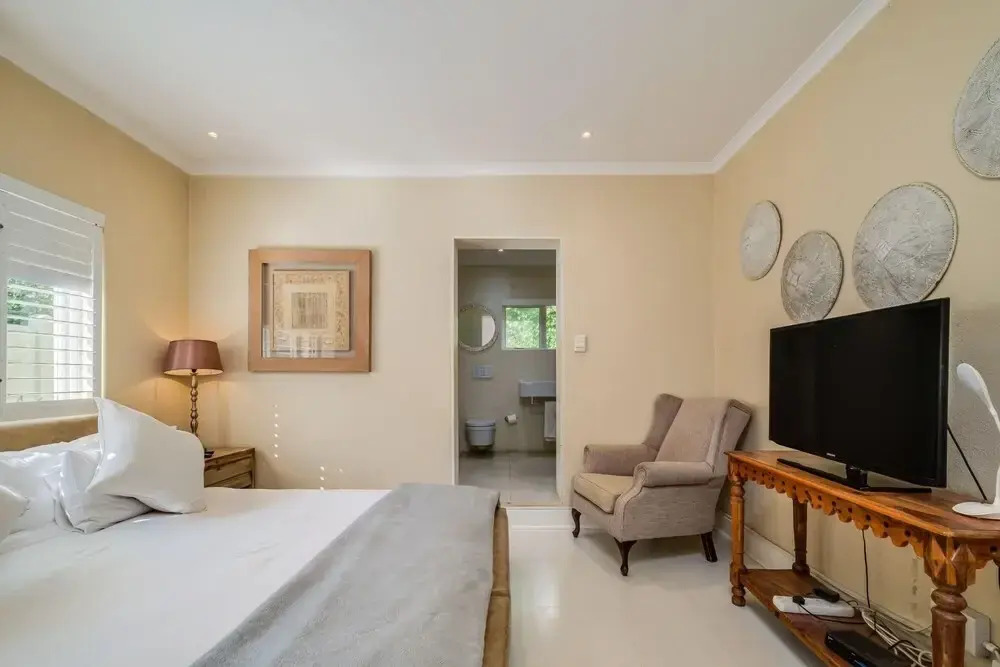 Beach-style Camps Bay Home With Pool and Garden Barbados