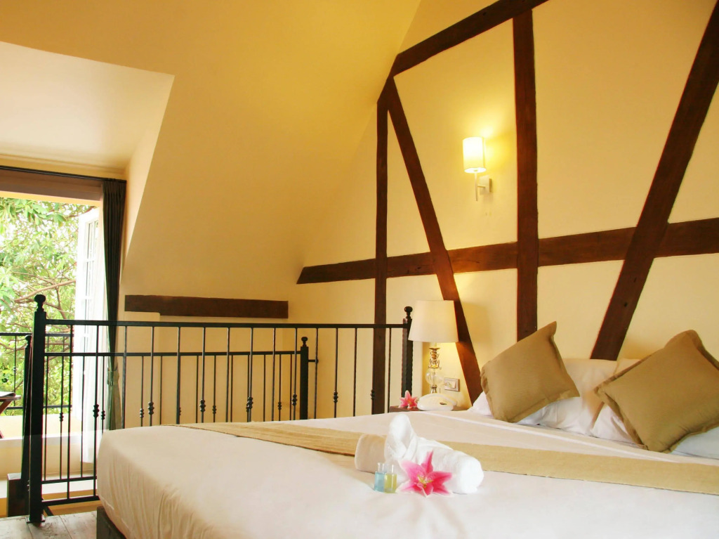 Charcoa House & Cozy Hotel