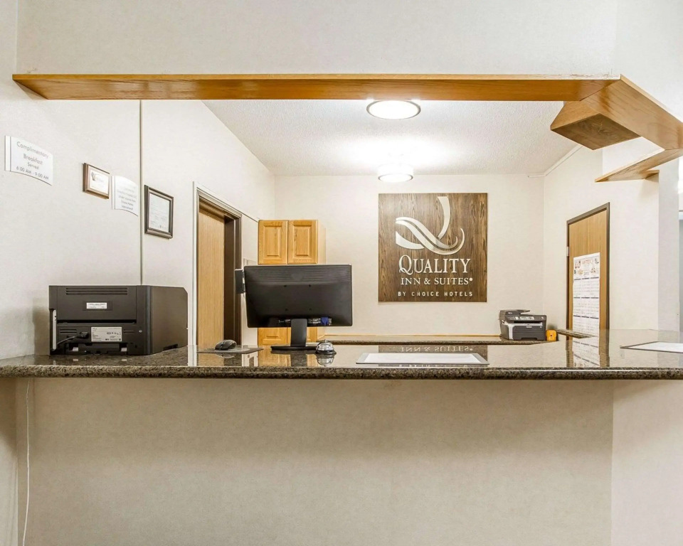 Quality Inn & Suites Eau Claire University Area
