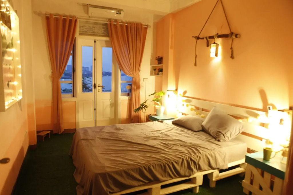 OM Homestay Lake View