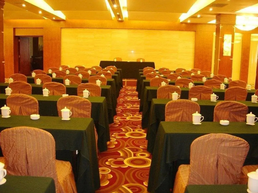 Holiday Hotel