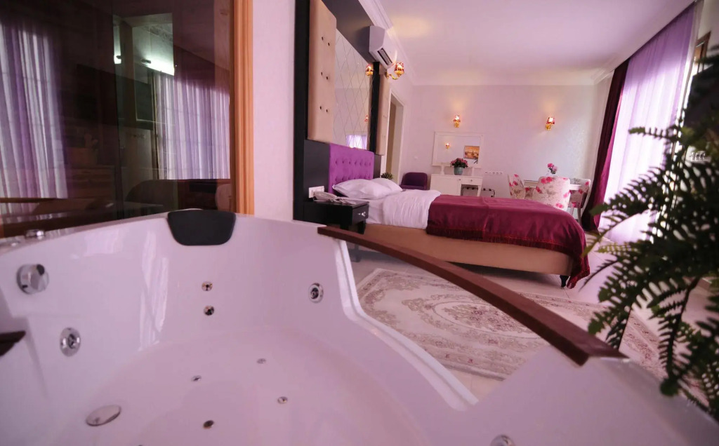 East Suite Hotel