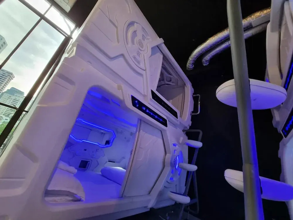 Met A Space Pod @Phrom Phong