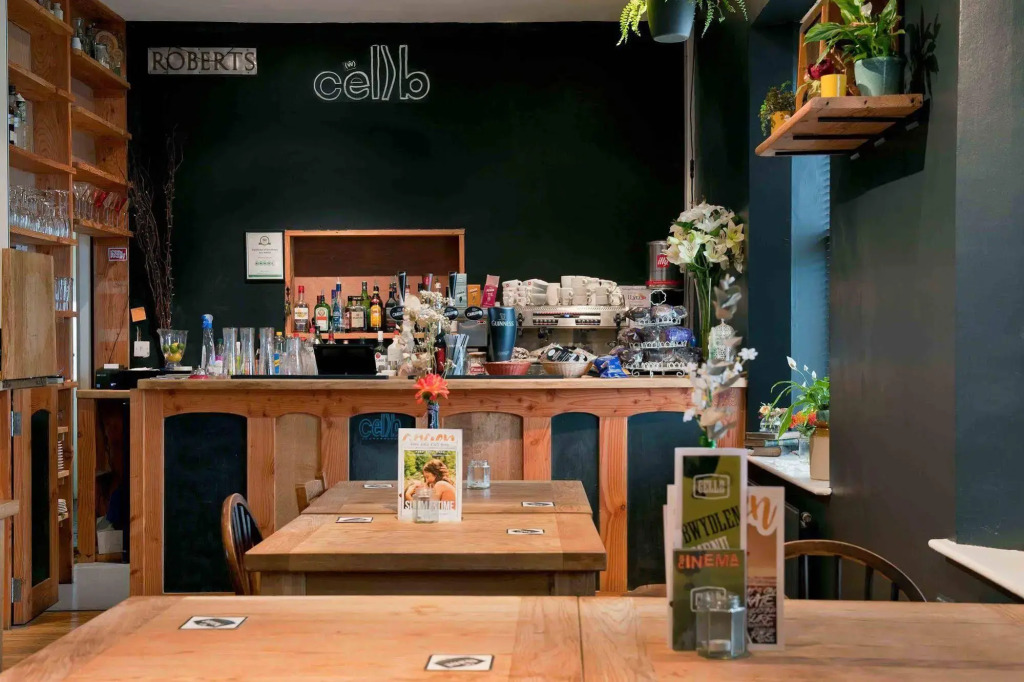 CellB - Hostel