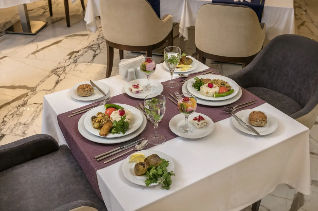 B Business Hotel & Spa