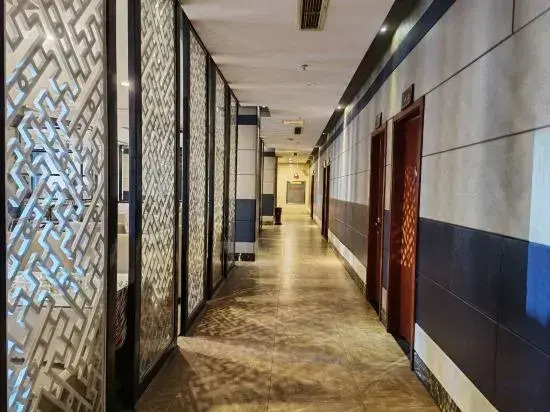Minshan Tibet National Hotel (Zhaji Temple)