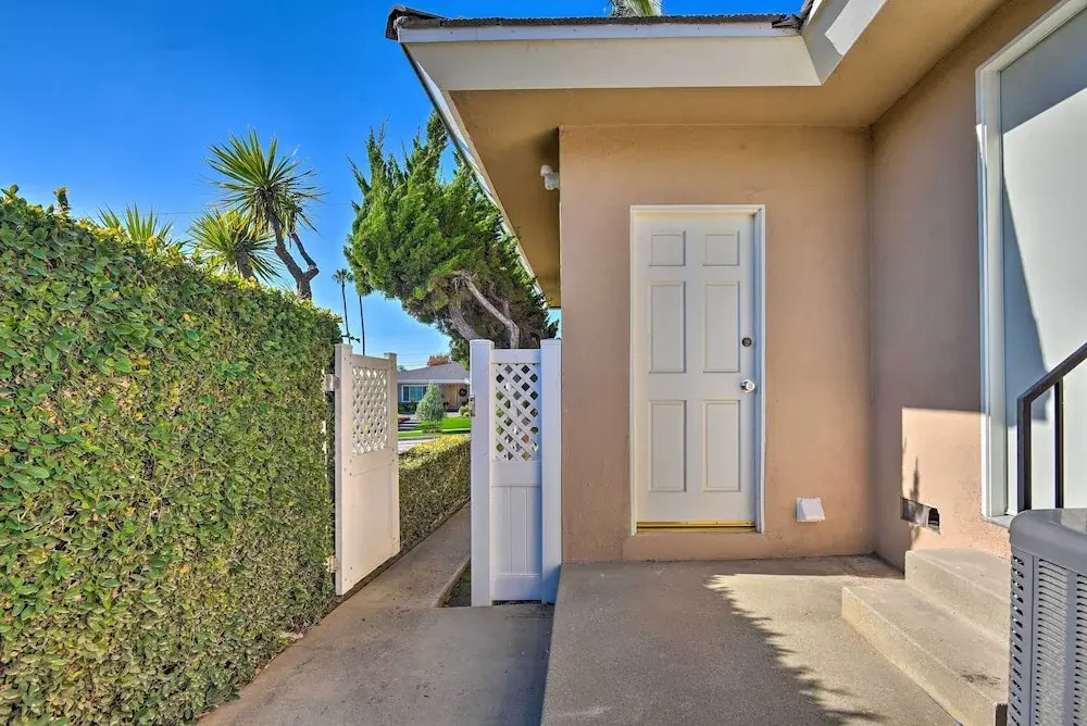 Los Angeles Suite ~ 12 Mi From Downtown!