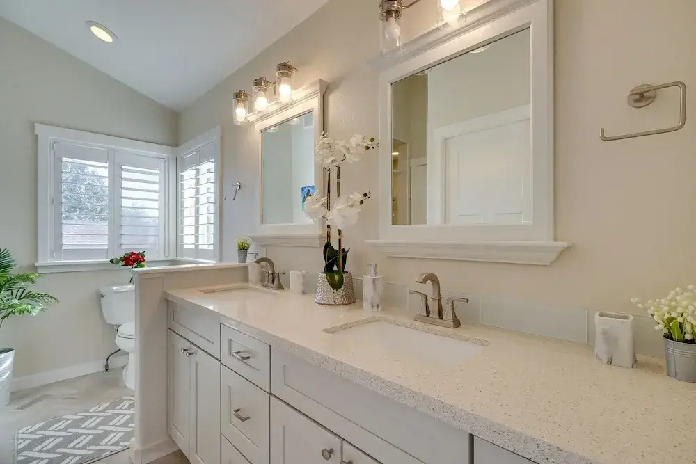 4 Mi to Downtown Reno: Family Retreat w/ Fireplace