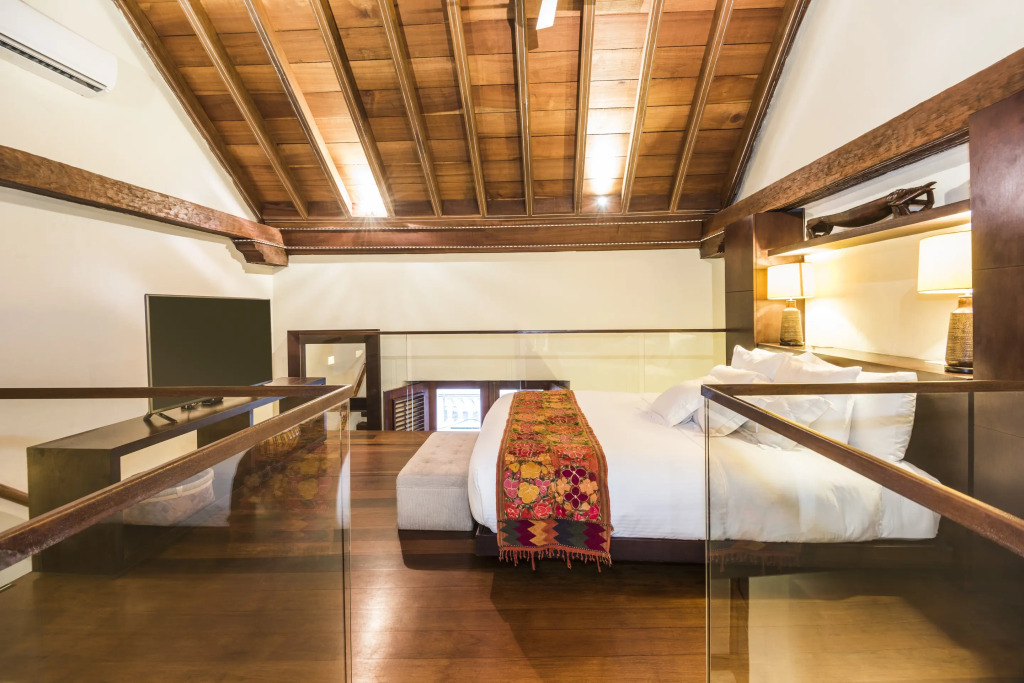 Ananda Hotel Boutique