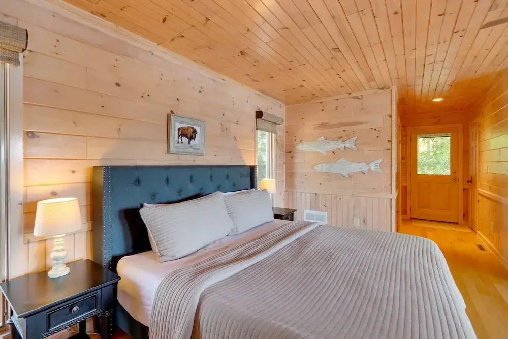 Mountain View Cabin on Lake Blue Ridge: Hot Tub