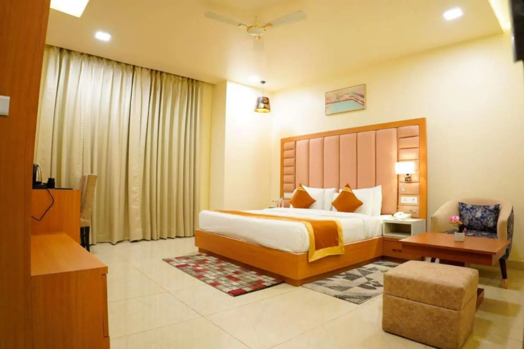 Hotel Cheer Royale