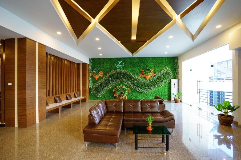 Intouch Riverside Hotel
