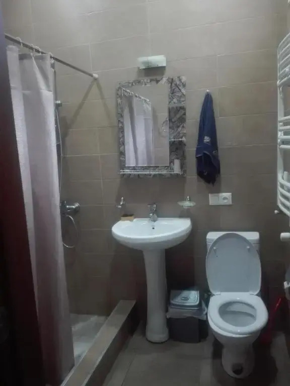 Artisha Travel Hotel