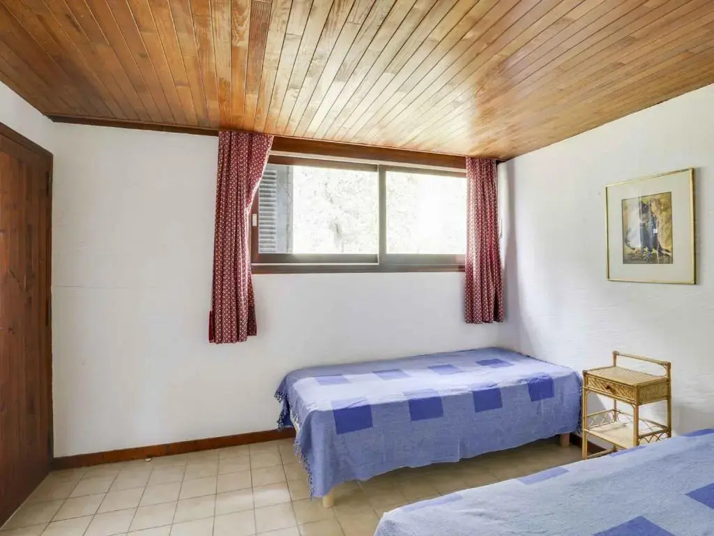 Maison atypique 7 pers, 2 terrasses, cheminée, à 1,5 km des plages et centre - FR-1-521-143