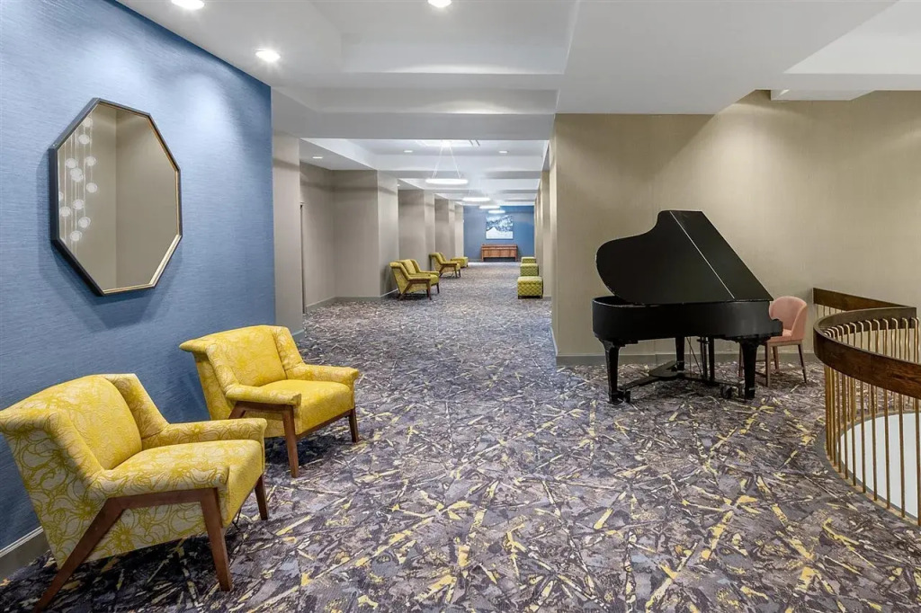 Holiday Inn & Suites Pittsfield-Berkshires by IHG