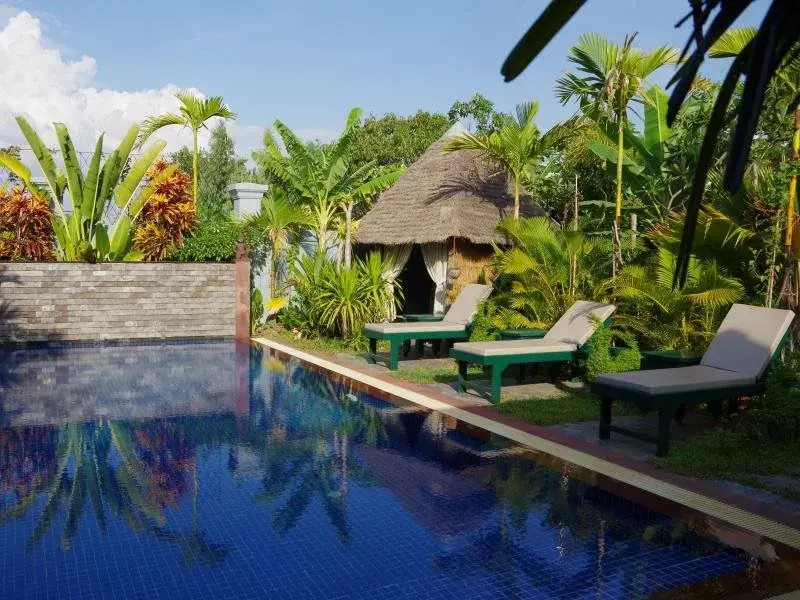 3 Monkeys Villa Hotel