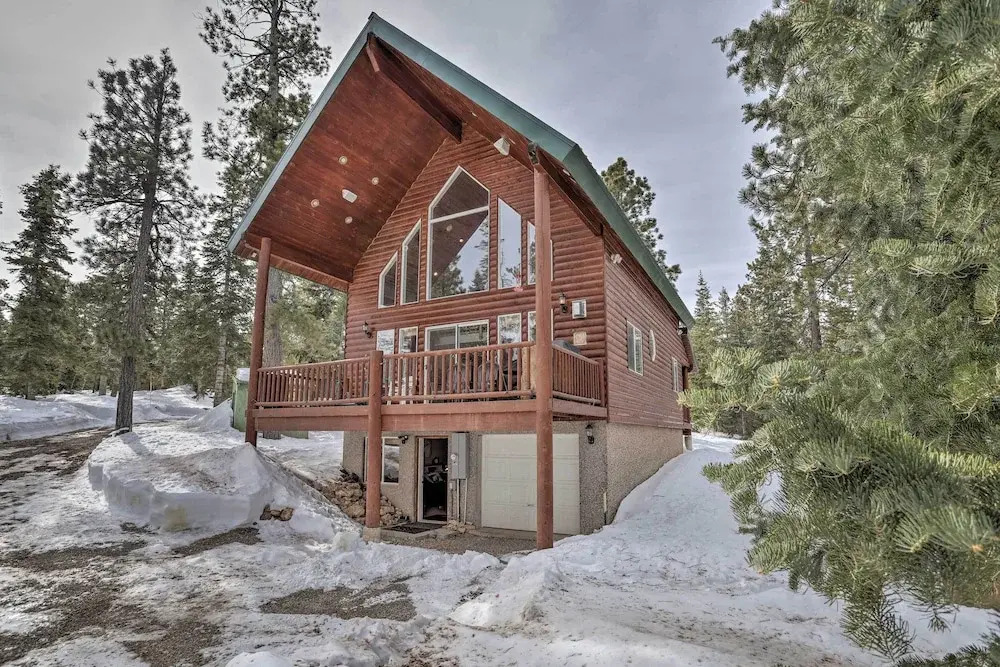 Cabin w/ Deck & Fire Pit in Duck Creek Village