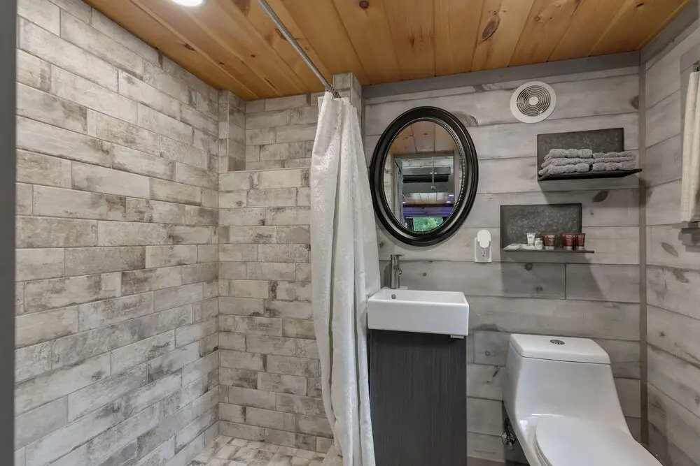 Stunning Modern Tiny Home W/grill