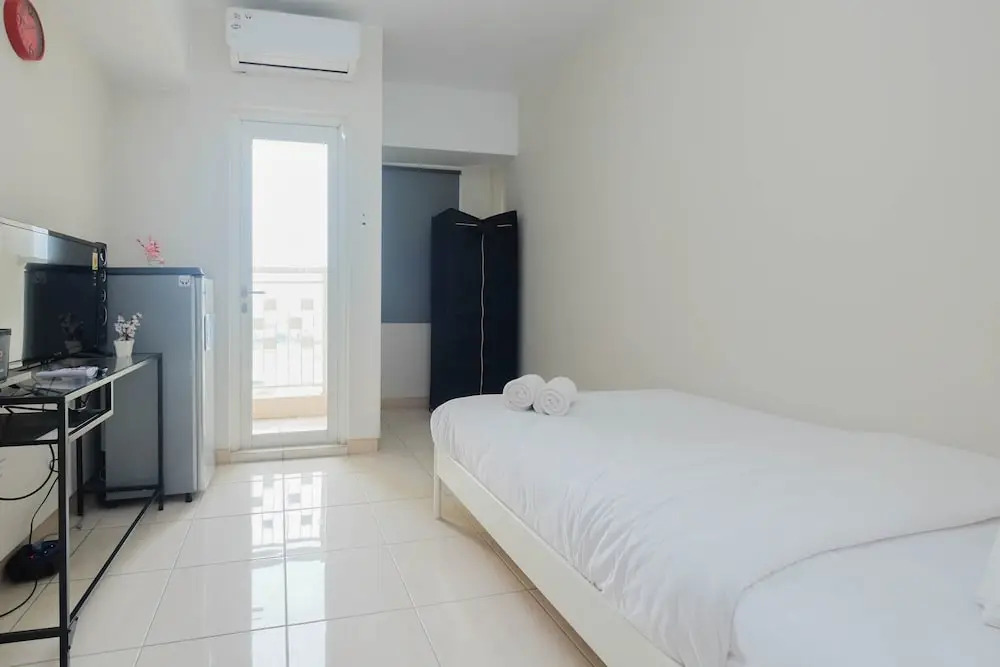 Stylish and Posh Studio Springlake Summarecon Bekasi Apartment
