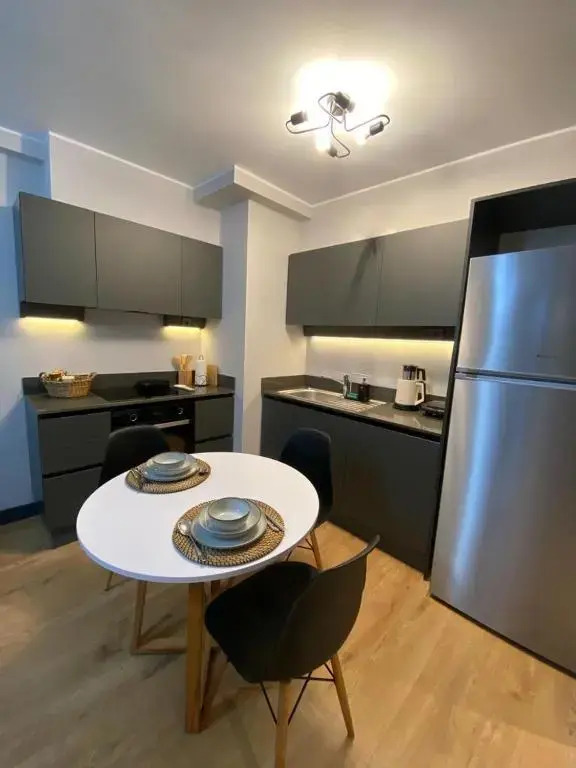 Central Modern Apartment by Siena Suites