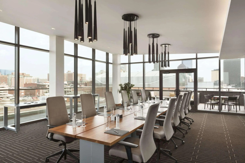 The Alexander, Autograph Collection