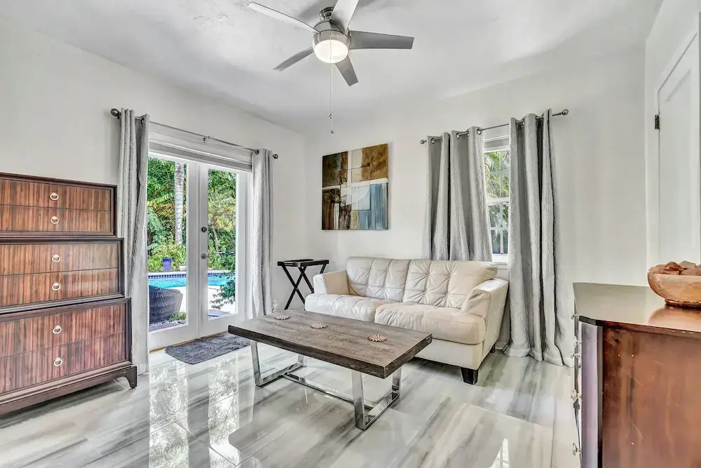 Family Home Heated Pool Victoria Park2BR