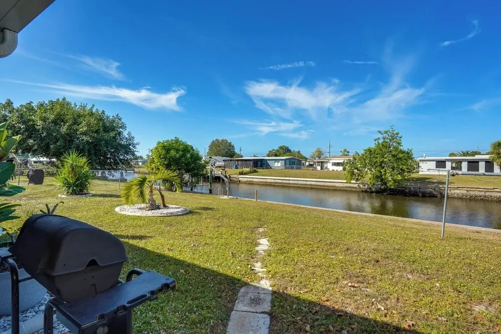 Waterfront Gulf Access Beach House w Lainai