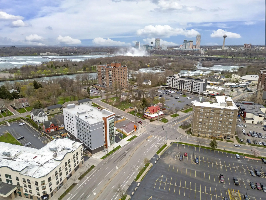 Cambria Hotel Niagara Falls