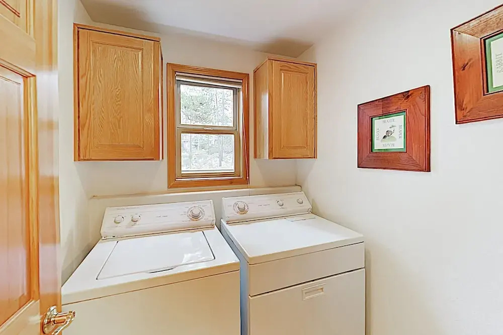 Tranquil North End Gem W/ Hot Tub & Bikes 5 Bedroom Home