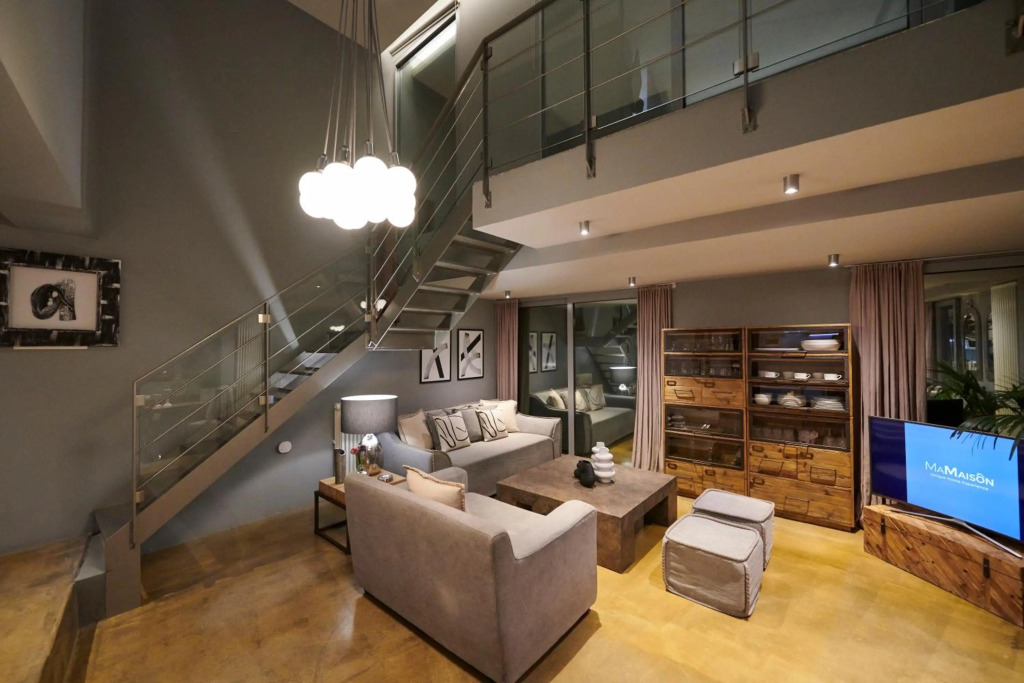 MaMaison N°5 Penthouse Loft, Private Pool, Acropolis view, Ultra high speed Internet 300 Mbps, Short walk to Acropolis, Parking upon request, 1 from metro