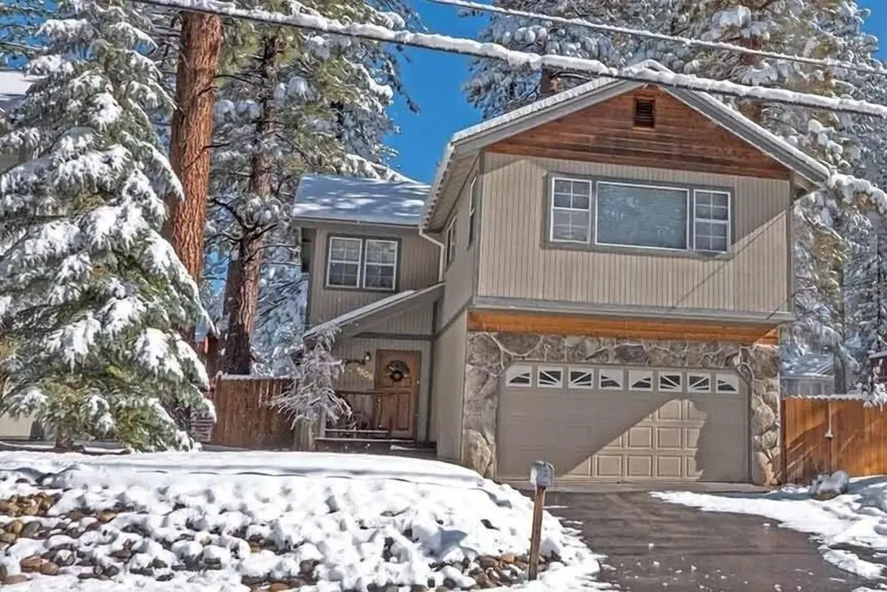 1209 Golden Bear 3 Bedroom Home by RedAwning